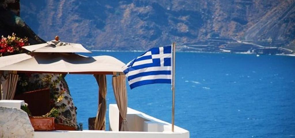 How much did Greek tourists spend in Greece?  How much did Greek tourists spend in Greece?